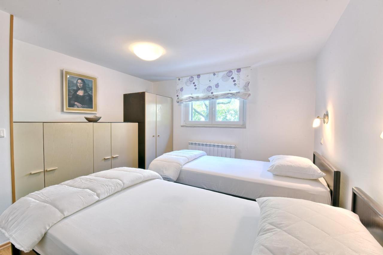 Brezac Olive Garden Apartment Fažana Eksteriør billede
