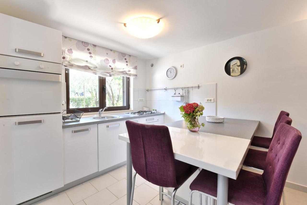 Brezac Olive Garden Apartment Fažana Eksteriør billede
