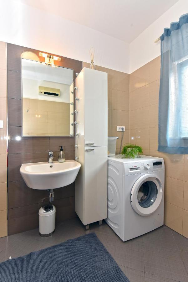 Brezac Olive Garden Apartment Fažana Eksteriør billede